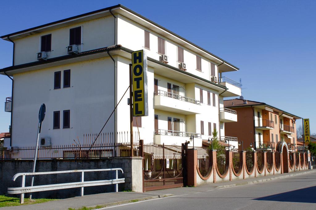 Hotel Certosa 체르토사디파비아 외부 사진
